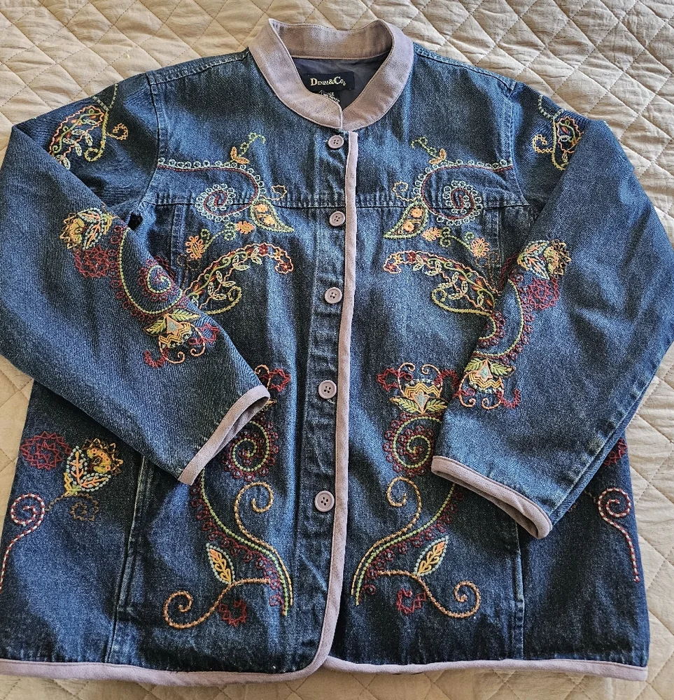 Denim & Co Embroidered Boho Floral Dark Blue Jacket with Button Closure Sz XL - Picture 2 of 9